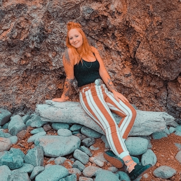 Meet your Posher, Aliscia - Picture 1 of 1